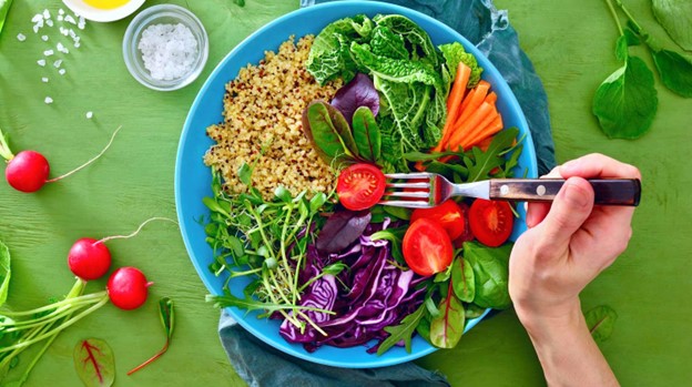 Hormones on Your Plate: How Diet Influences Female Hormonal Balance